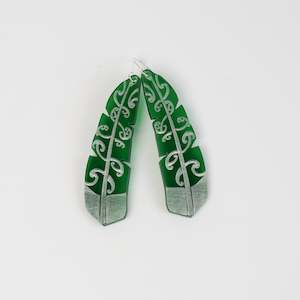 Jewellery: Earrings Green Tint, Te Raukura