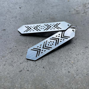 Wg Tikitibu: Earrings Silver, Tāniko