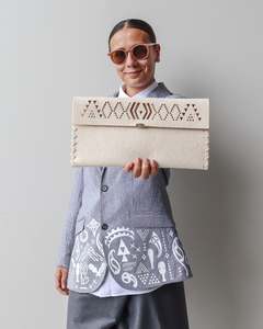 Frontpage: ARA - CLUTCH bag II
