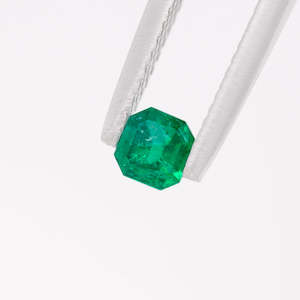 Stone: Emerald 0.32 carat
