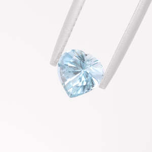 300 400: Ice Blue Aquamarine Heart 0.9 carats