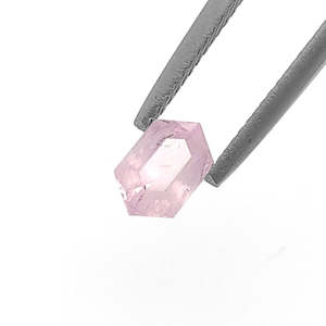 400 500: Soft Pink Sapphire Hexagonal Mixed cut 1.08 carats