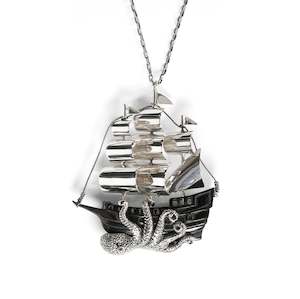 400 500: The Kraken Shipwreck Pendant
