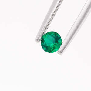 Emerald: Emerald Round 0.30 carat