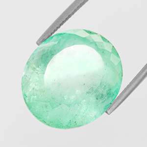 Frosty Green Emerald - Oval cut 31.50 carats