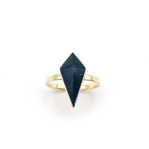 9 carat Gold Black Pounamu Pinnacle Ring