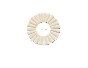 Frames: photo frame scalloped round