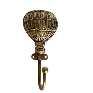 Decorative Homeware: hooks balloon brass 55x45x125