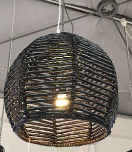 Clearance: light shade tule blk 60