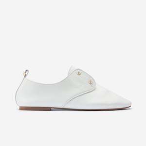 Xeno Flat | White Pebble Leather