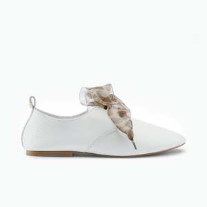 Xenia Flat | Leo/White Pebble Leather