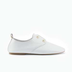 Xeno Flat | White Pebble Leather