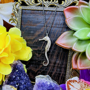 Products: JB117 - Seahorse Pendant - Ninjaflower