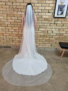 Veils: Classic Veil - raw edge single