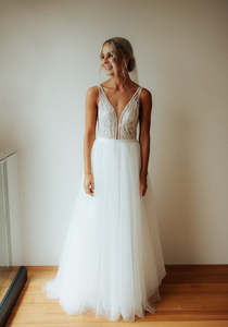 Sample Sale: Mia