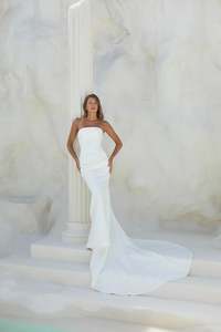 Dresses: Mia