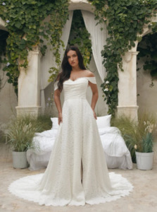 Dresses: Amelia
