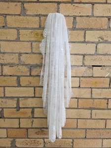 Full Chantilly Lace Veil