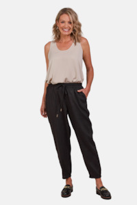 Eb Ive: Laax Relaxed Pant | Black