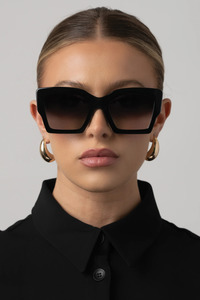 Eyewear: Pipa | Black/Smoke