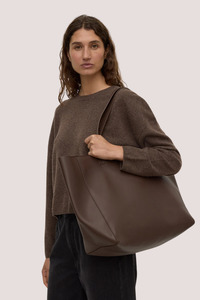 Assembly: Marina Leather Tote | Walnut