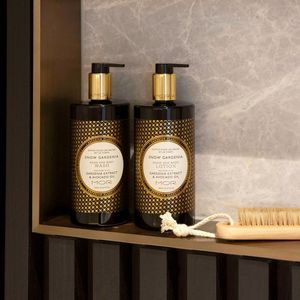 Body: MOR Snow Gardenia Hand & Body Wash