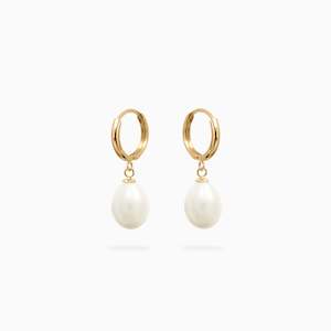 ISLA PEARL DROP HOOPS