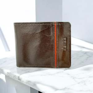 Men's Genuine Leather Classic Bi Fold Card Wallet - Brown