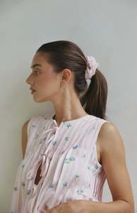Accessories: MAMA SCRUNCHIE - BELLE FLEUR BLUSH