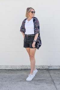 Kimonos: Navy & Pink Bouquet - Short Patterned Kimono