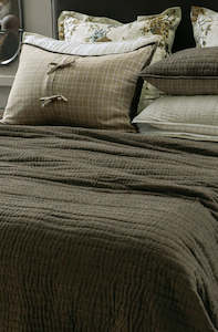 Misaka Bedspread | Bronze