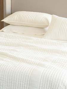 Puritsu Ivory Bedspread