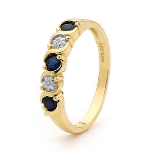 Ladies Rings: 9ct sapphire ring with diamond