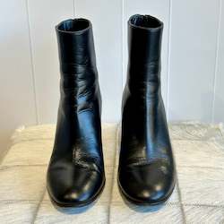 Shoes Boots: Ann Demeulemeester Leather Ankle Boot - SIZE 39