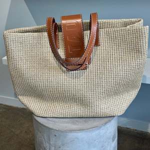 Frontpage: Staud Mercato Raffia Effect and Leather Tote