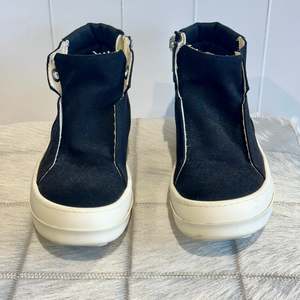 Frontpage: DRKSHDW by Rick Owens Canvas High Tops - SIZE 41