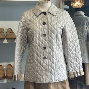 Frontpage: Burberry Brit Diamond Quilted Jacket Nova Check - SIZE NZ M