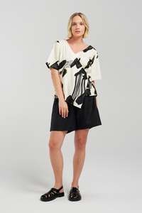 Linen Lovers: RESOLVE SHORT | BLACK