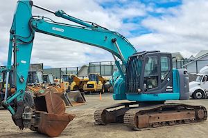 Excavators: 2015 Kobelco SK225SR-2 Excavator