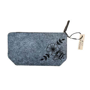Cosmetic Bag Felt Bee NZ 22×12.5cm Grey