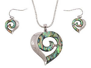 Paua Shell Jewelry: Boxed Paua Koru Heart Laser Engraving Pendant set