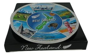 Souvenir Plates: NZ CITY ICON PLATE,15CM, HANGING W/STAND