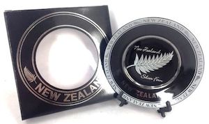 CERAMIC PLATE 6" SILVER FERN W/STAND