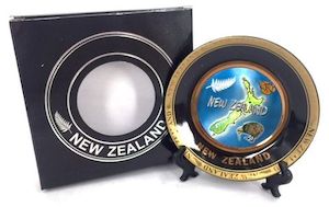 CERAMIC PLATE 6" NZ MAP W/STAND