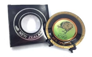 Souvenir Plates: CERAMIC PLATE 4.5" KIWI BIRD W/STAND