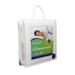 Bedding: Mattress Protector