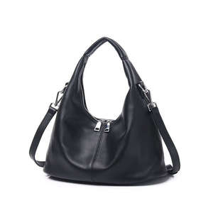 Soft Black Leather Handbag – Shoulder & Crossbody Style