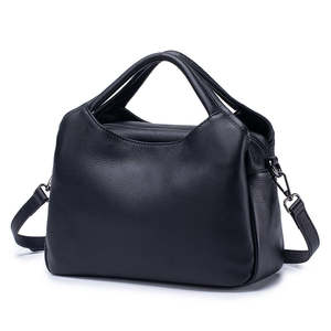 Leather Shoulder Bag – Multi-Pocket Handbag
