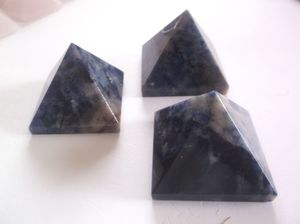 Sodalite pyramids - NZ Gems