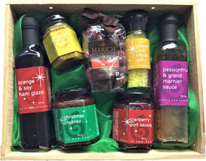 Christmas: Christmas Essentials in a Crate